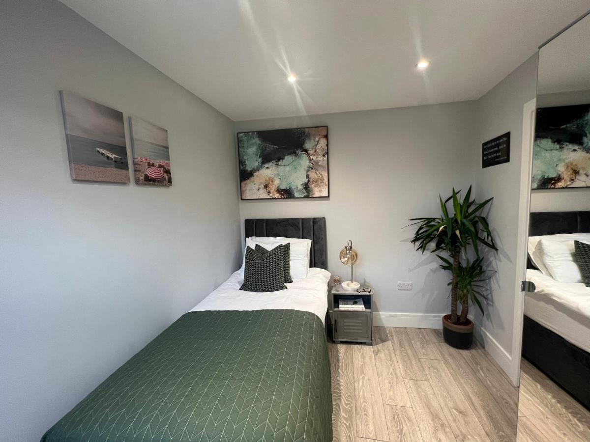 Aisiki Apartments At Stanhope Road, North Finchley, Airconditioned Multiple 2 Or 3-Bedroom, Pet-Friendly Duplex Flats, King Or Twin Beds, Airconditioned & Free Wi-Fi Kültér fotó