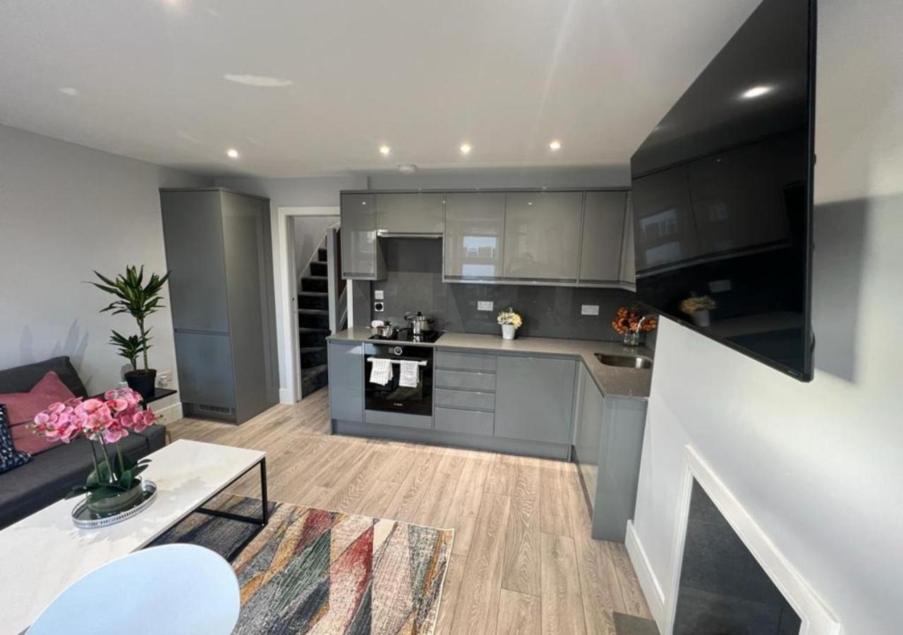 Aisiki Apartments At Stanhope Road, North Finchley, Airconditioned Multiple 2 Or 3-Bedroom, Pet-Friendly Duplex Flats, King Or Twin Beds, Airconditioned & Free Wi-Fi Kültér fotó