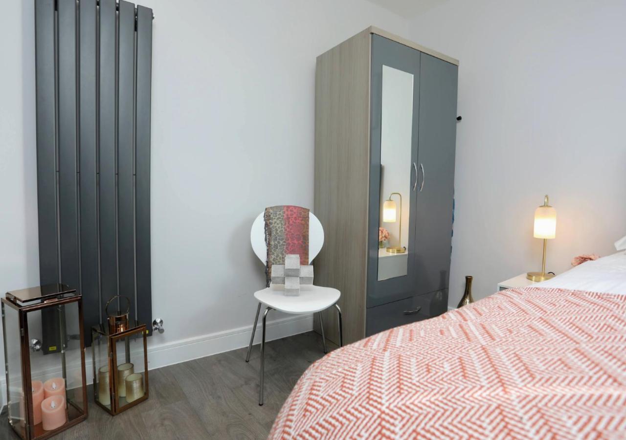 Aisiki Apartments At Stanhope Road, North Finchley, Airconditioned Multiple 2 Or 3-Bedroom, Pet-Friendly Duplex Flats, King Or Twin Beds, Airconditioned & Free Wi-Fi Kültér fotó
