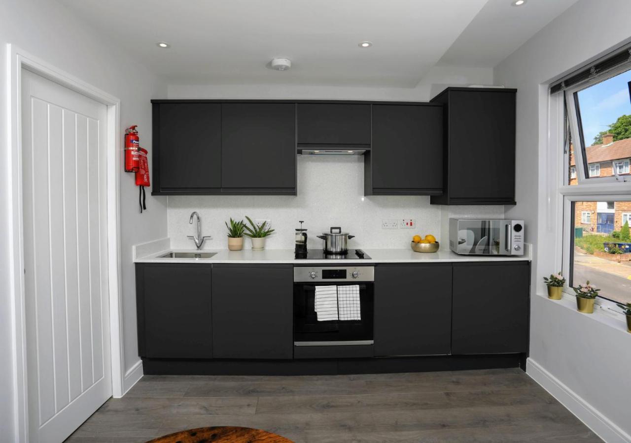 Aisiki Apartments At Stanhope Road, North Finchley, Airconditioned Multiple 2 Or 3-Bedroom, Pet-Friendly Duplex Flats, King Or Twin Beds, Airconditioned & Free Wi-Fi Kültér fotó