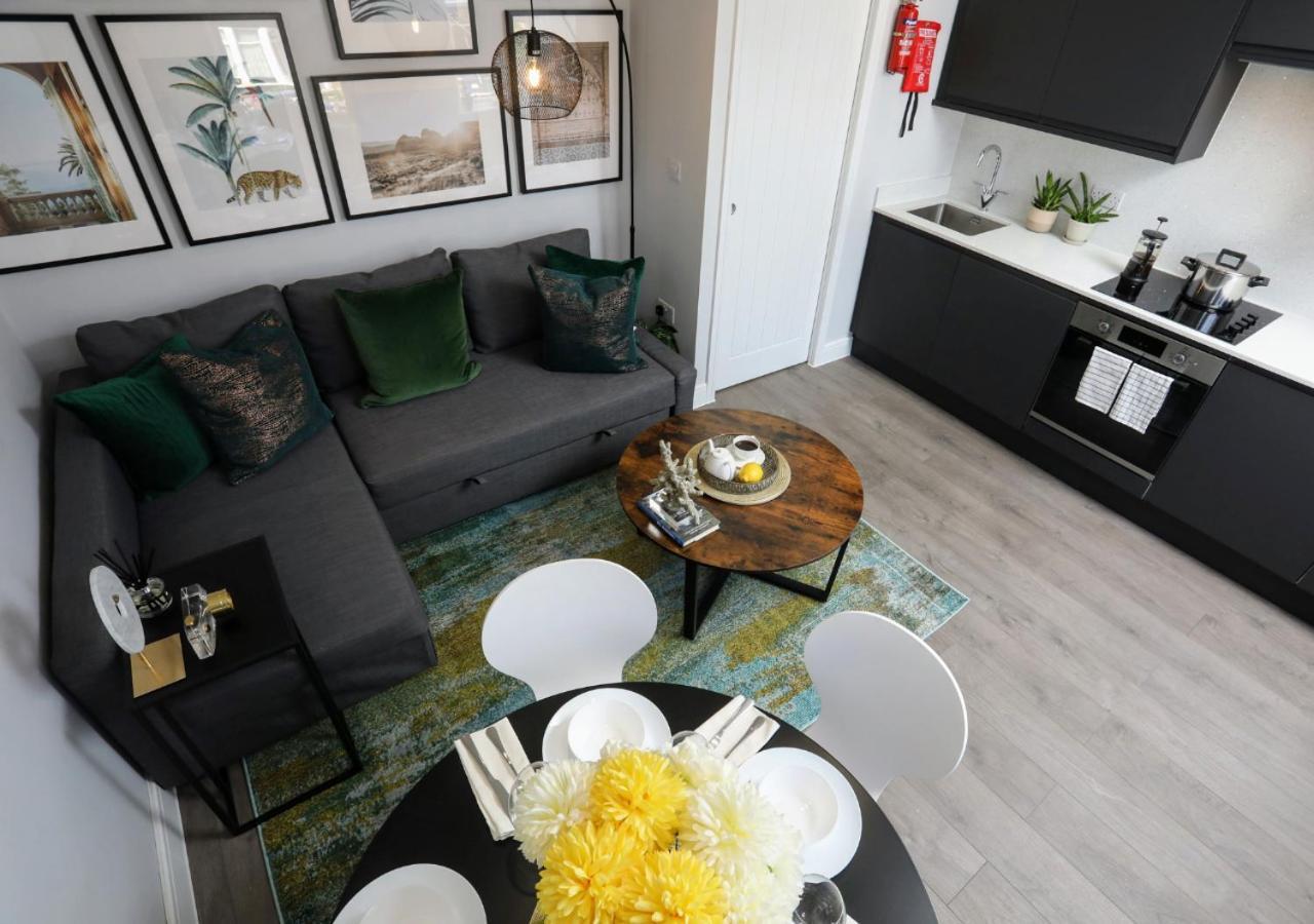 Aisiki Apartments At Stanhope Road, North Finchley, Airconditioned Multiple 2 Or 3-Bedroom, Pet-Friendly Duplex Flats, King Or Twin Beds, Airconditioned & Free Wi-Fi Kültér fotó
