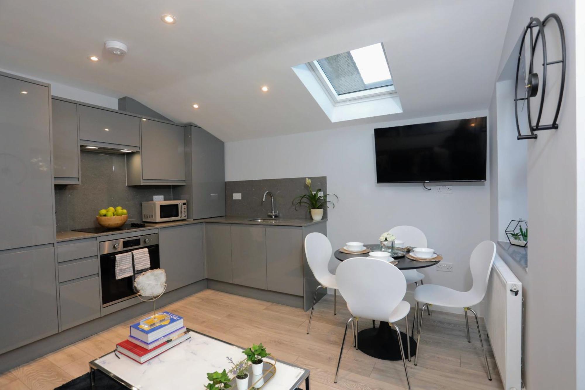 Aisiki Apartments At Stanhope Road, North Finchley, Airconditioned Multiple 2 Or 3-Bedroom, Pet-Friendly Duplex Flats, King Or Twin Beds, Airconditioned & Free Wi-Fi Kültér fotó