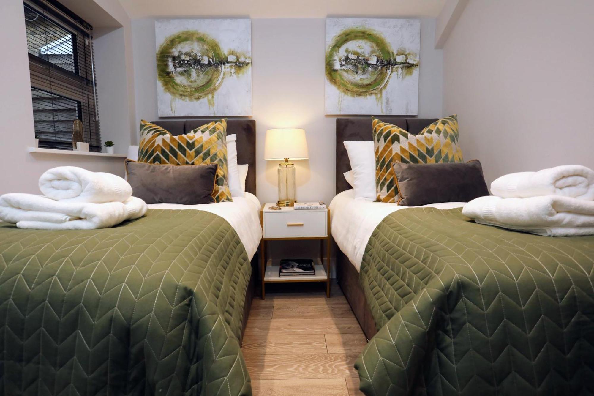 Aisiki Apartments At Stanhope Road, North Finchley, Airconditioned Multiple 2 Or 3-Bedroom, Pet-Friendly Duplex Flats, King Or Twin Beds, Airconditioned & Free Wi-Fi Kültér fotó
