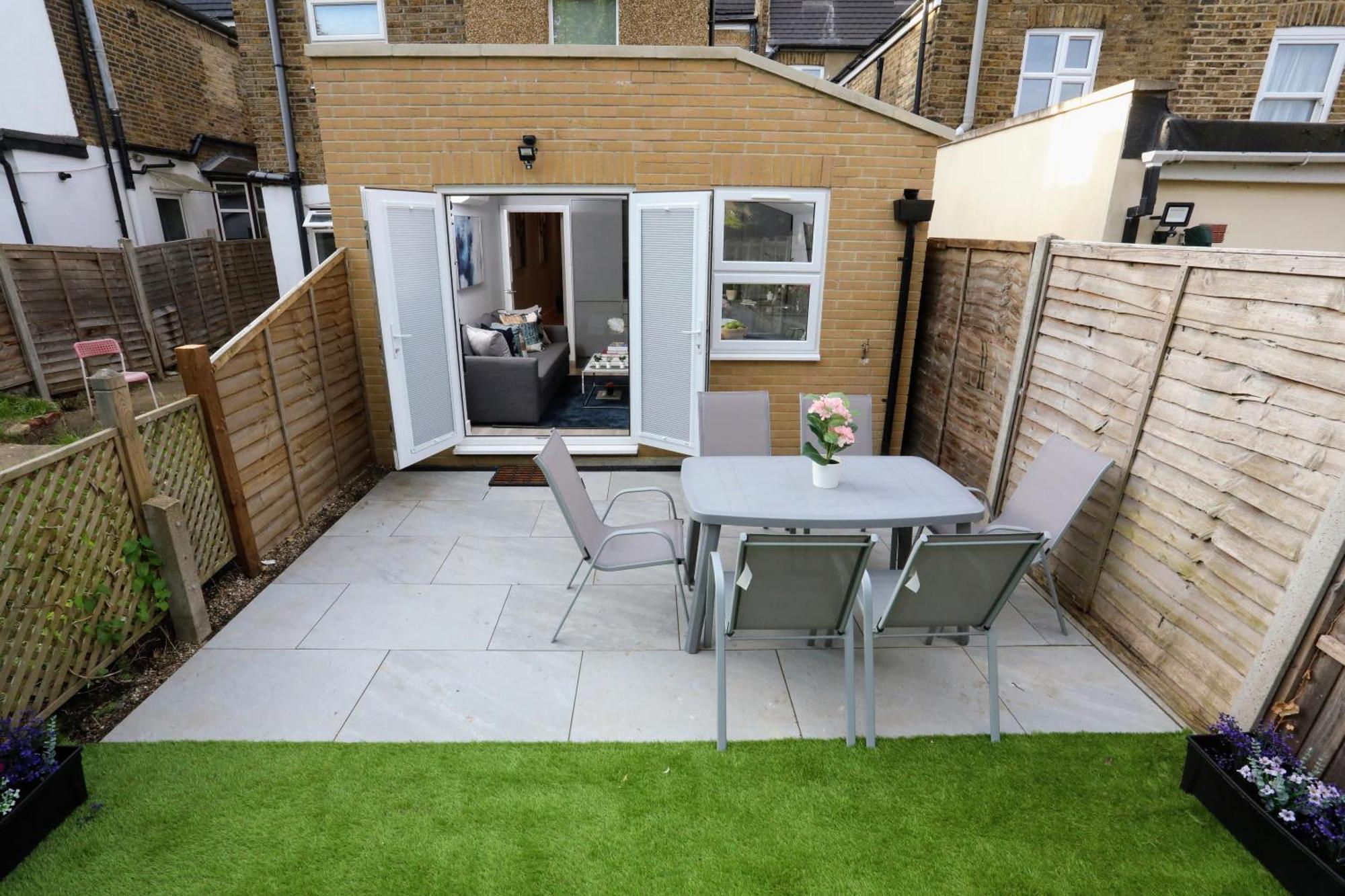 Aisiki Apartments At Stanhope Road, North Finchley, Airconditioned Multiple 2 Or 3-Bedroom, Pet-Friendly Duplex Flats, King Or Twin Beds, Airconditioned & Free Wi-Fi Kültér fotó