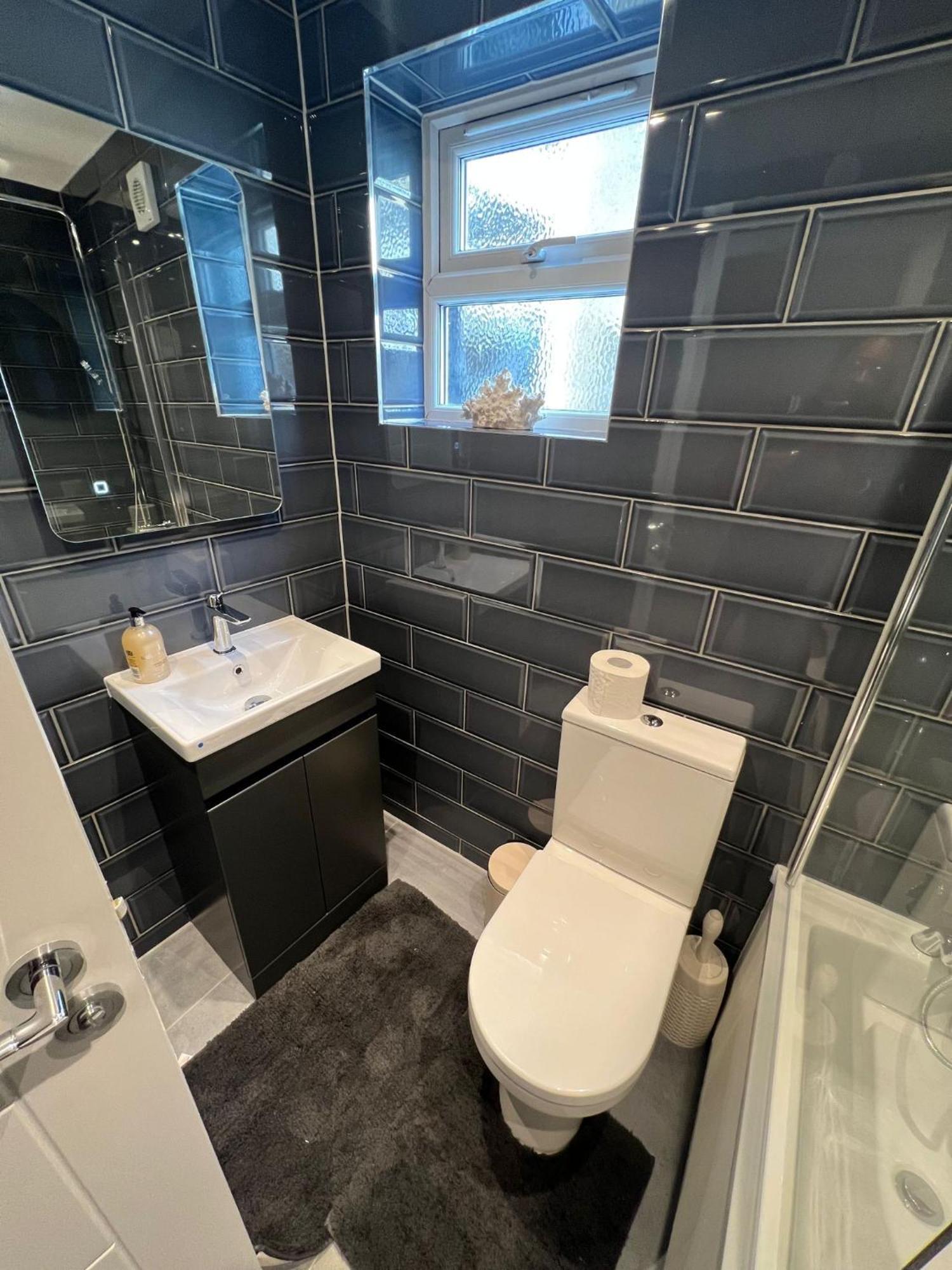 Aisiki Apartments At Stanhope Road, North Finchley, Airconditioned Multiple 2 Or 3-Bedroom, Pet-Friendly Duplex Flats, King Or Twin Beds, Airconditioned & Free Wi-Fi Kültér fotó